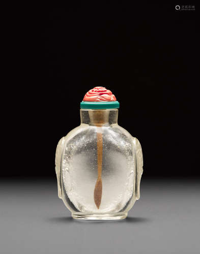 A clear glass snuff bottle  19th/early 20th century