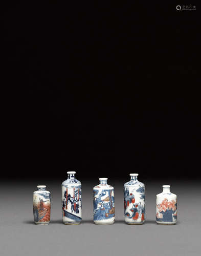 Five underglaze blue and copper-red porcelain snuff bottles  19th/early 20th century