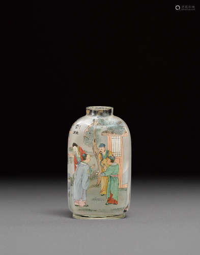 Ye Family Studio An inside-painted glass snuff bottle