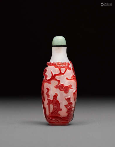 Early 19th century A red overlaid camphor glass snuff bottle