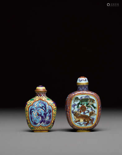 Qianlong marks, 18th/19th century Two cloisonné enameled snuff bottles