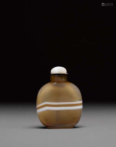 18th/19th century A banded agate snuff bottle