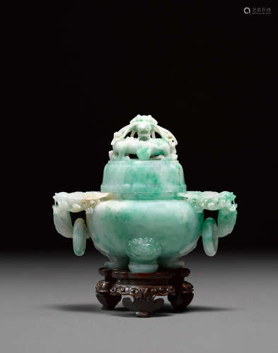 Late Qing/Republic period A fine green jadeite incense burner and cover