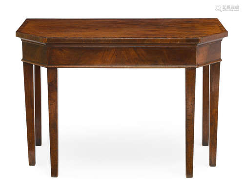 19th century An English Mahogany Console