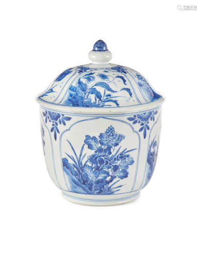 A Chinese blue and white porcelain Covered Jar