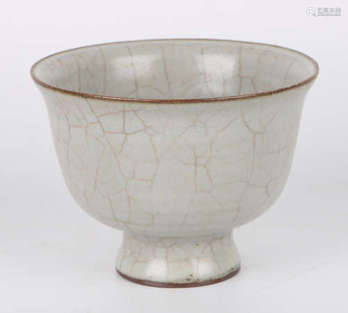 A Chinese Ge-Type Porcelain Bowl