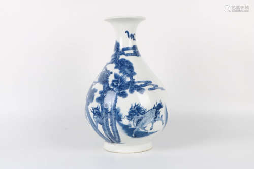 A Chinese Blue and White Porcelain Vase