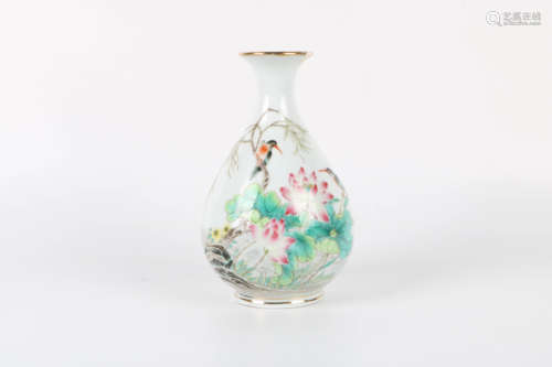 A Chinese Famille-Rose Porcelain Vase