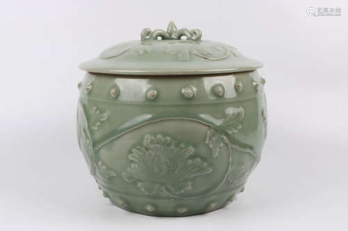 A Chinese Celadon Porcelain Jar with Cover