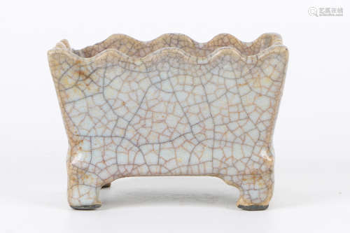 A Chinese Ge-Type Porcelain Square Incense Burner