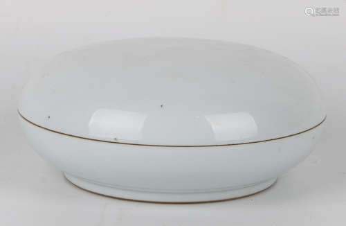 A Chinese White Glazed Porcelain Round Box with Cover