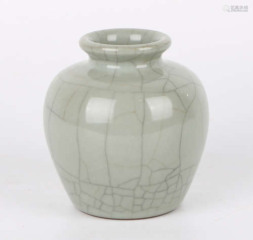 A Chinese Ge-Type Porcelain Vase