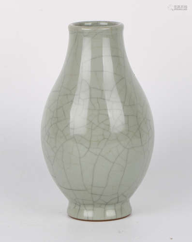 A Chinese Ge-Type Porcelain Vase