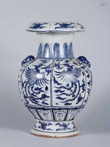 A Chinese Blue and White Porcelain Water Jar