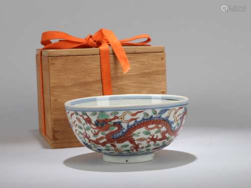 A Chinese Wu-Cai Porcelain Bowl