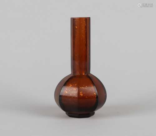 A Chinese Amber Peking Glass Vase
