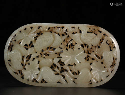 A HETIAN JADE ORNAMENT WITH CRANE CARVED% LOTUS PATTERN