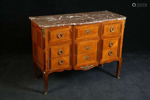 Commode de Style Transition Louis XV Louis XVI. So…