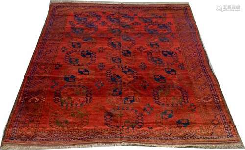 Tapis Afghanistan. A trois rangs de larges médaill…