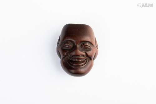 JAPON. Masque de théâtre miniature, buis sculpté. …