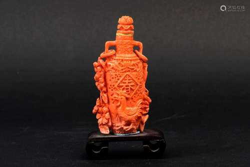 CHINE. SUJET en corail sculpté et gravé figurant u…