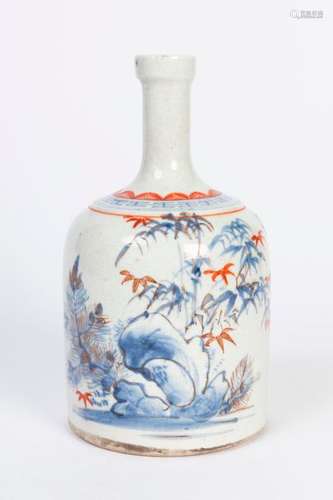 CHINE. VASE bouteille ne porcelaie à décor bleu bl…