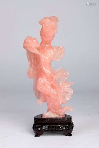 CHINE. SUJET en quartz rose sculpté et gravé figur…