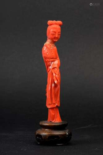 CHINE. SUJET en corail sculpté et gravé figurant u…