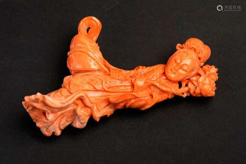 CHINE. BRANCHE de corail orange sculptée et gravée…