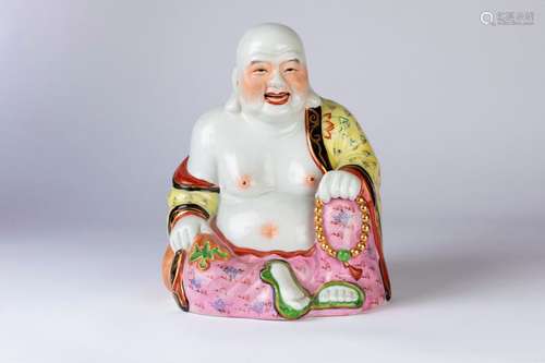 CHINE. BOUDDHA Maitreya en porcelaine à décor poly…