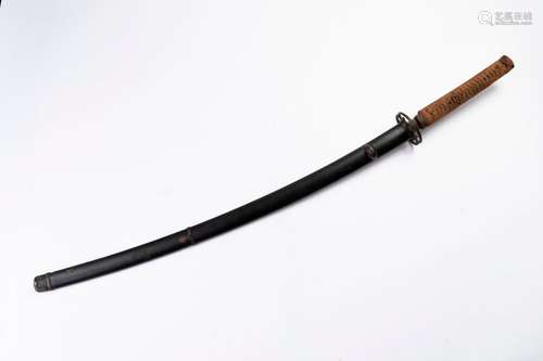 JAPON. SABRE Katana, la lame en acier (L. 77 cm en…