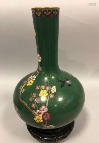 CHINE. VASE bouteille en émaux cloisonnés sur cuiv…