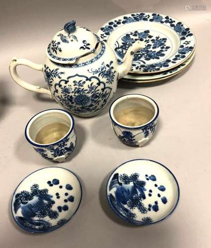 CHINE. Ensemble de porcelaines à décor bleu blanc,…