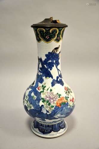 CHINE. VASE de forme balustre en porcelaine à déco…