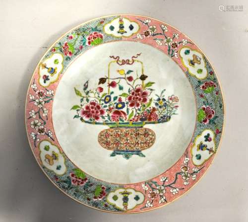 CHINE. PLAT circulaire en porcelaine à décor en ém…