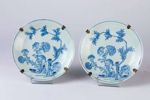 CHINE. Paire d'ASSIETTES circulaires en porcelaine…