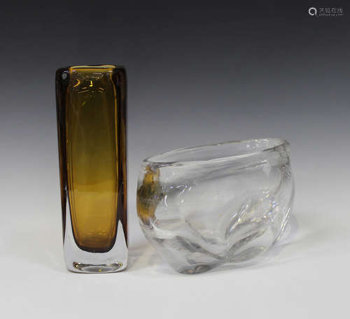 A Kosta amber tinted glass vase, designed by Lindstrand, 1960s, engraved 'Kosta 01905' to base,