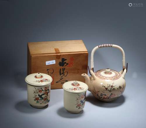 A Set of Japanese Porcelain Tea Sets with Case