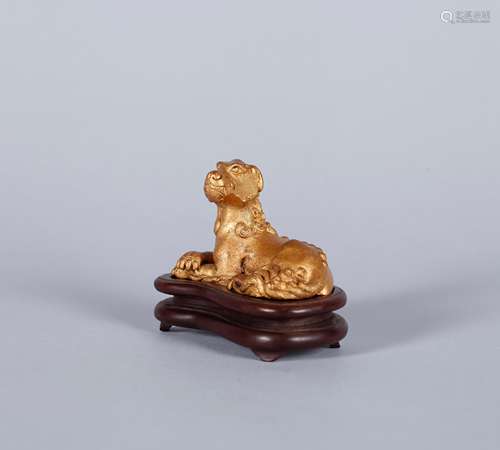 A Chinese Gilt Bronze Foo-Dog Paper Weight