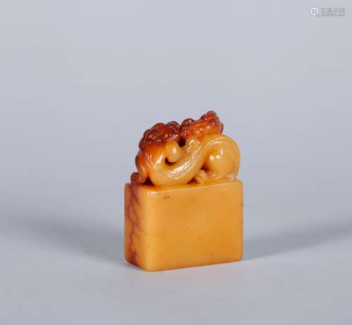 A Chinese Carved Tianhuang Seal