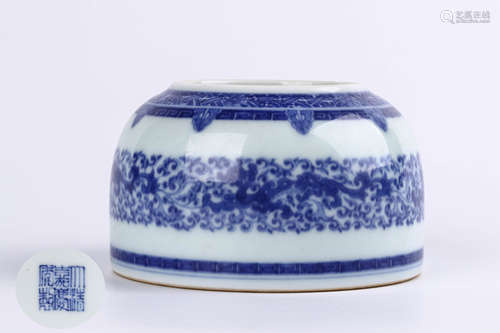 A Chinese Blue and White Porcelain Jar