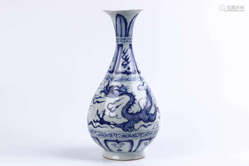 A Chinese Blue and White Porcelain Vase