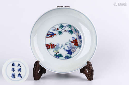 A Chinese Dou-Cai Porcelain Plate