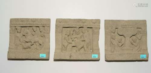 Lot: Drei Relief-Fragmente
