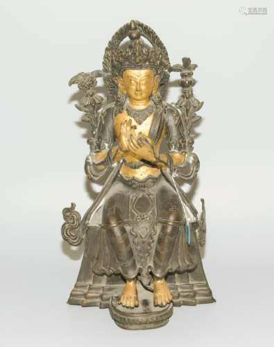 Grosse Figur des Buddha Maitreya