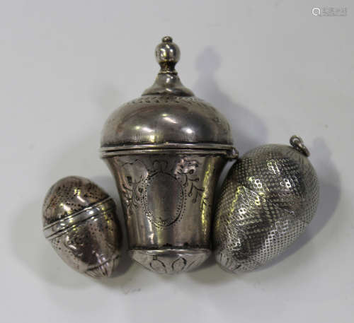 A late 18th/early 19th century Continental silver box with domed hinged lid and knop finial, the