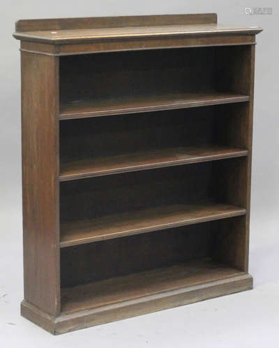 A George V oak four-tier open bookcase, on a plinth base, height 126cm, width 109cm, depth 33cm.