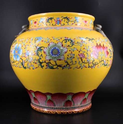 Large Qing Porcelain Famille Rose Swallow Urn
