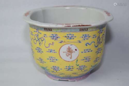 Qing Chinese Yellow Glaze Famille Rose Flower Pot