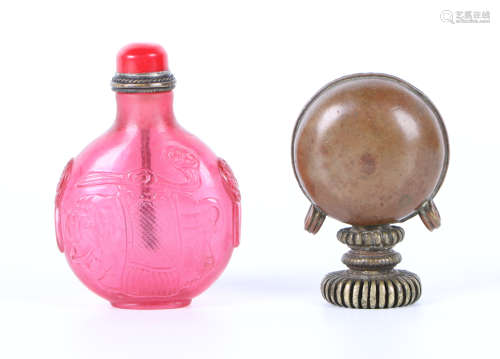 Two Chinese Snuff Bottle (Peking Glass and Bronze)
